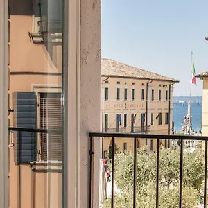 In Piazza Con Vista Apartment